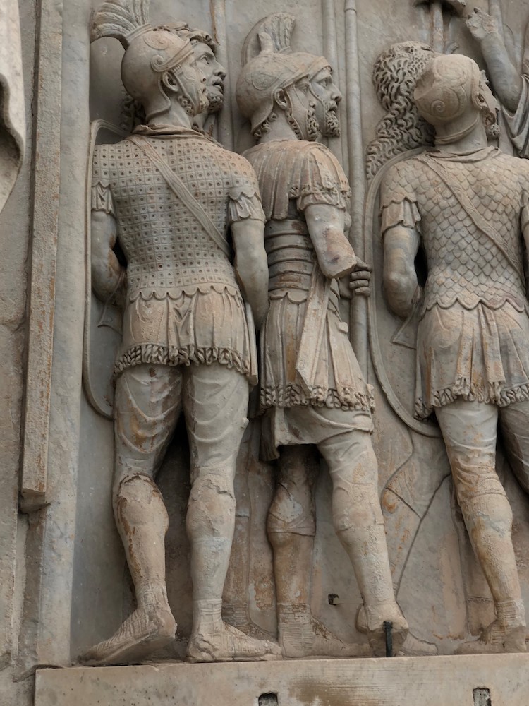 Arco di Costantino, dettaglio con soldati