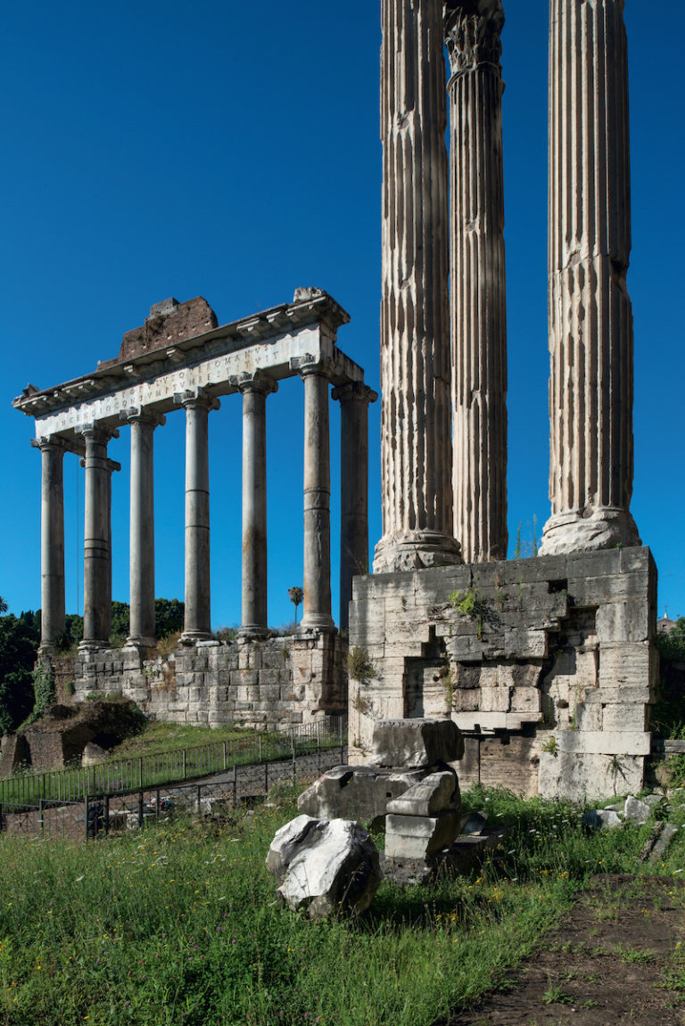 Templo de Saturno y Templo de Vespasiano y Tito