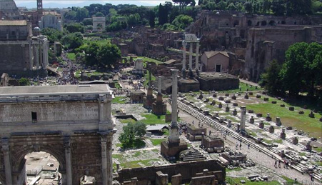 È online la procedura di accreditamento guide turistiche presso il Parco archeologico del Colosseo