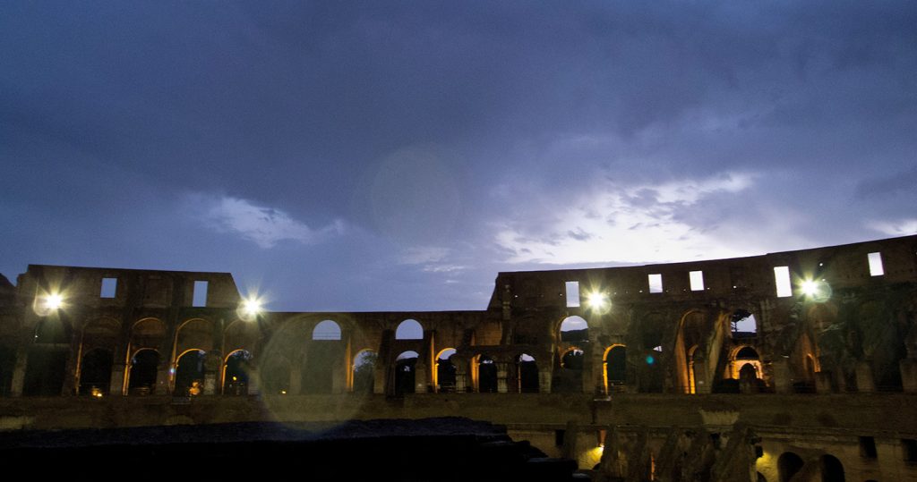 La luna al Colosseo